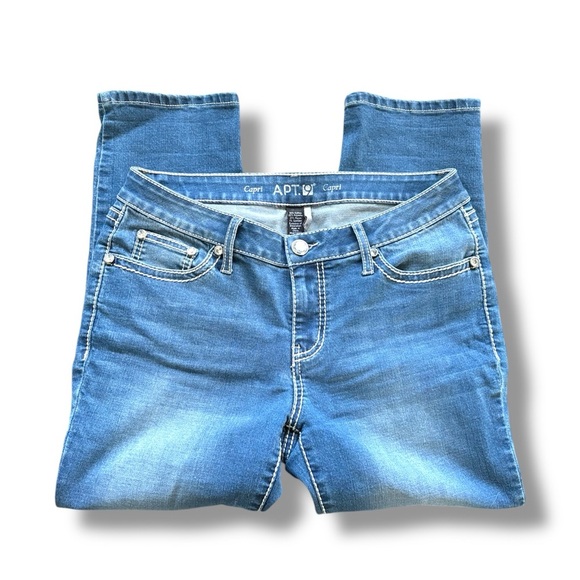 ATP. 9 Women's 10 Blue Denim Capri Cross Rhinestone Embellished Jeans - Picture 2 of 7